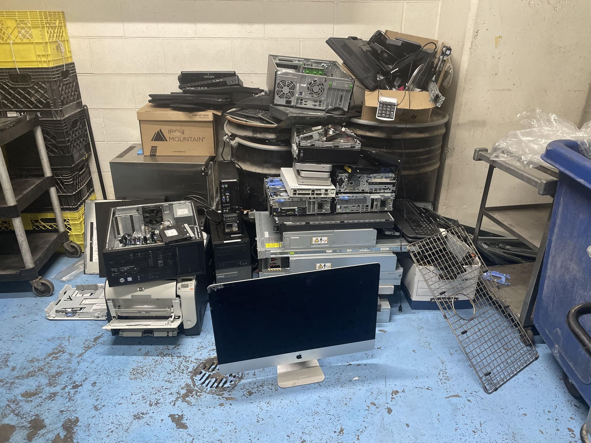 E-waste is a real problem | Source: u/InioAsanos_Son